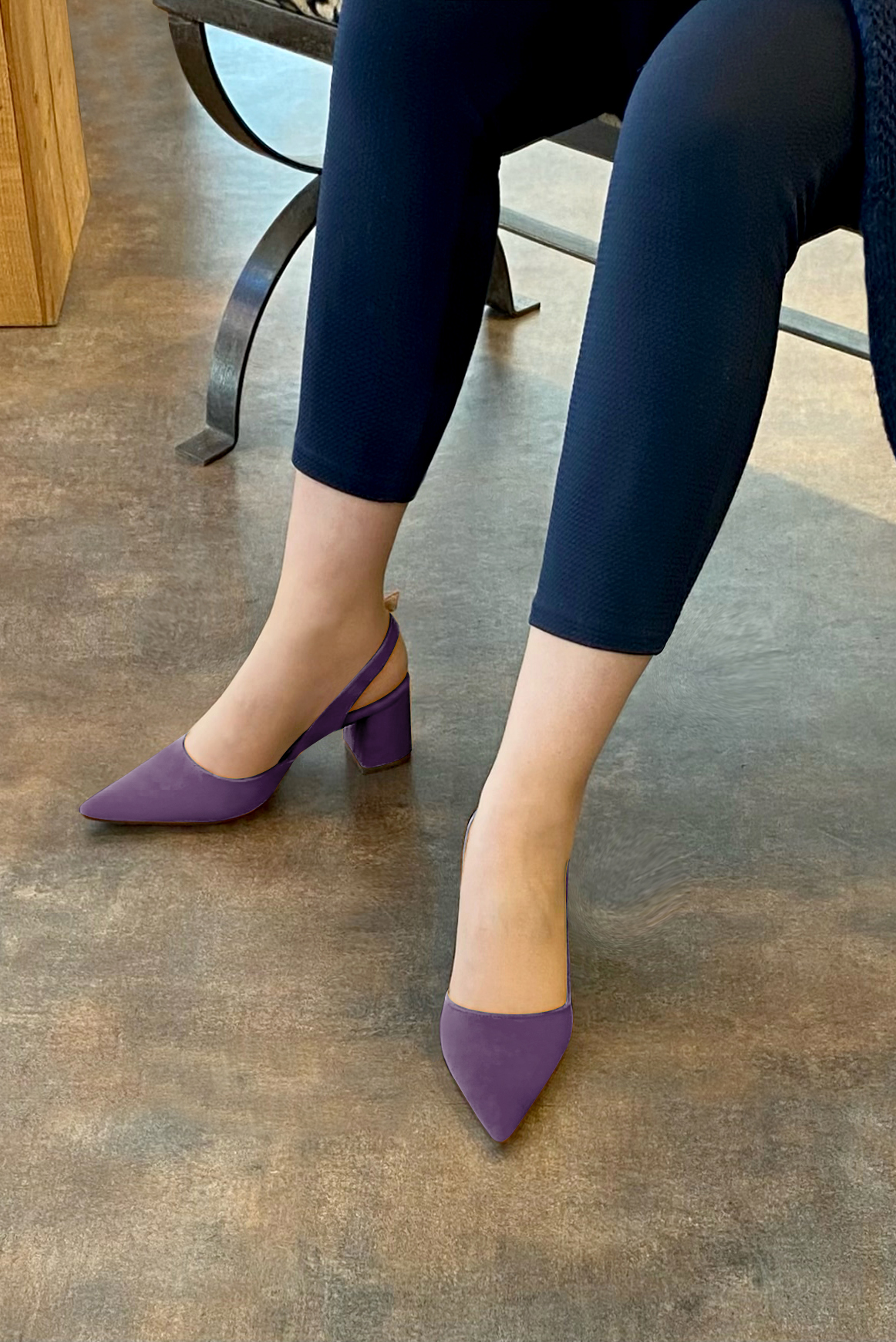 Amethyst purple women's slingback shoes. Pointed toe. Medium flare heels. Worn view - Florence KOOIJMAN